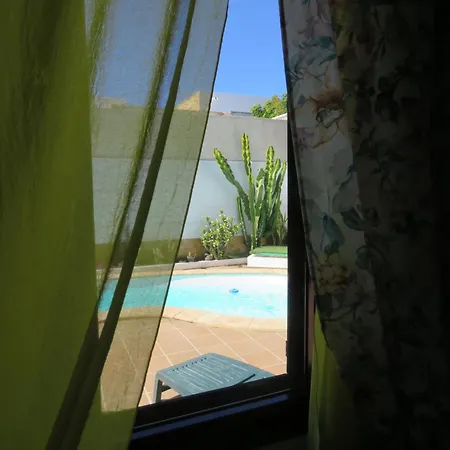 Casa Burgos * كوراليهو